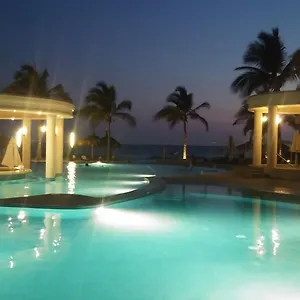 https://condominio-de-lujo-con-playa-y-alberca.mazatlan-hotels.com